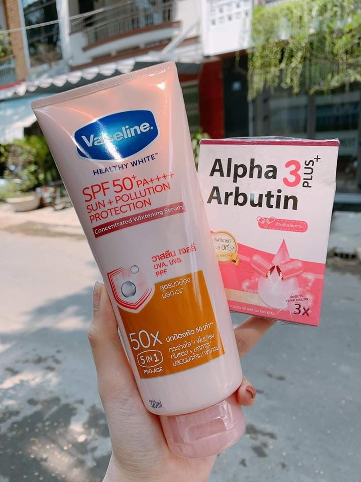 [HCM] Sữa dưỡng thể trắng da body Vaseline 50x 320ml