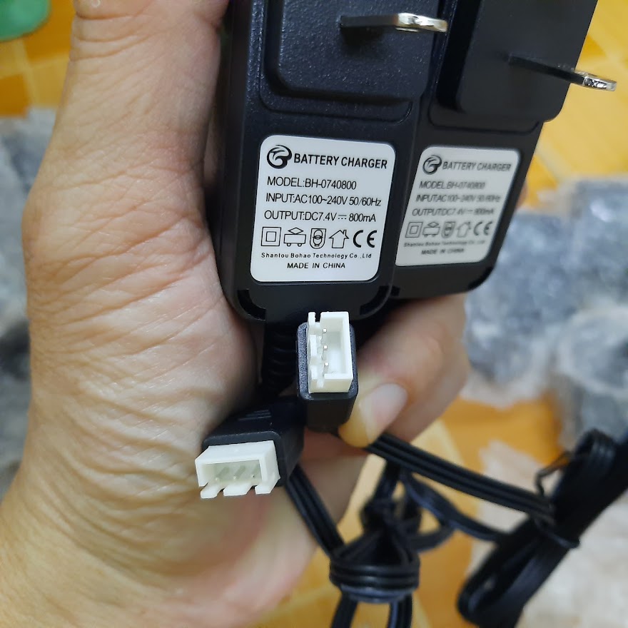 Củ sạc pin 7.4V cổng nối XH-3P (không kèm pin)