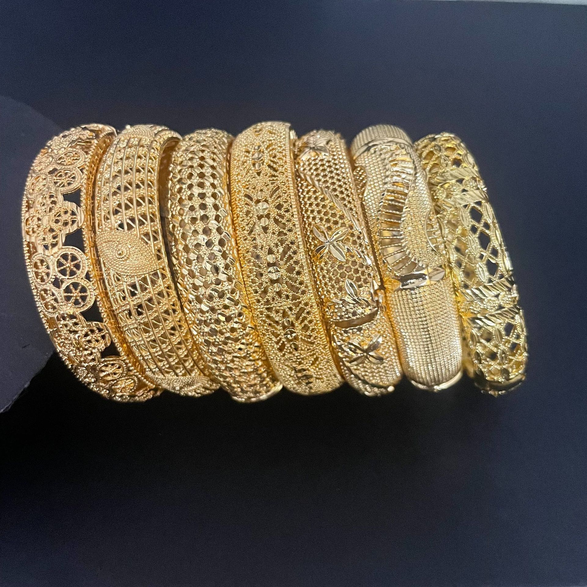 %E3%80%90Must-have%E3%80%91Middle%20East%20Dubai%20Jewelry%20bangles%2024K%20Gold%20Plated%20Hollow%20Bracelet%20African%20Indian%20Women%20Bracelet%20-%20Image%204