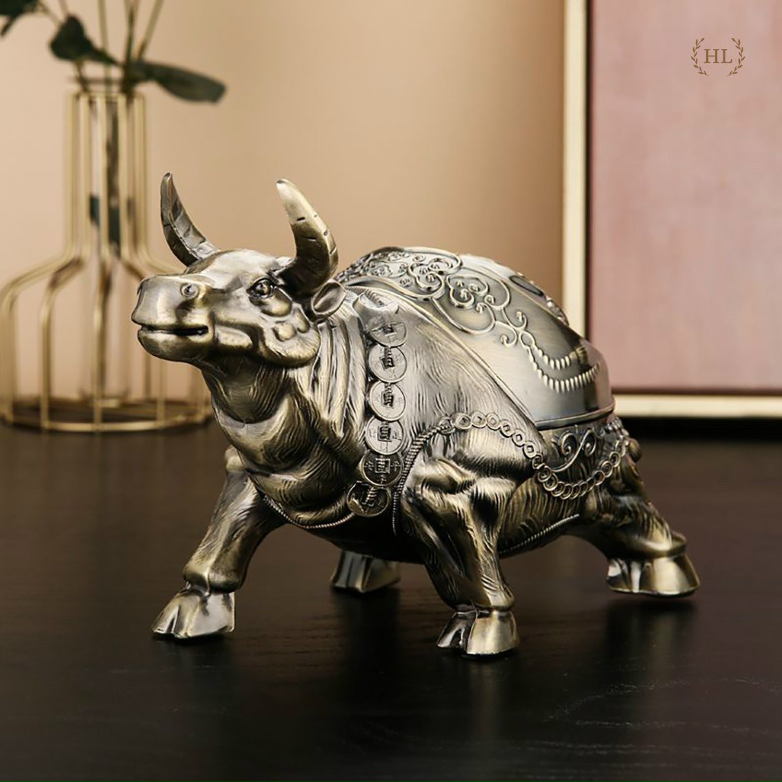 Gạt tàn con Trâu hoạ tiết hoa văn cổ - gạt tàn trâu màu đồng