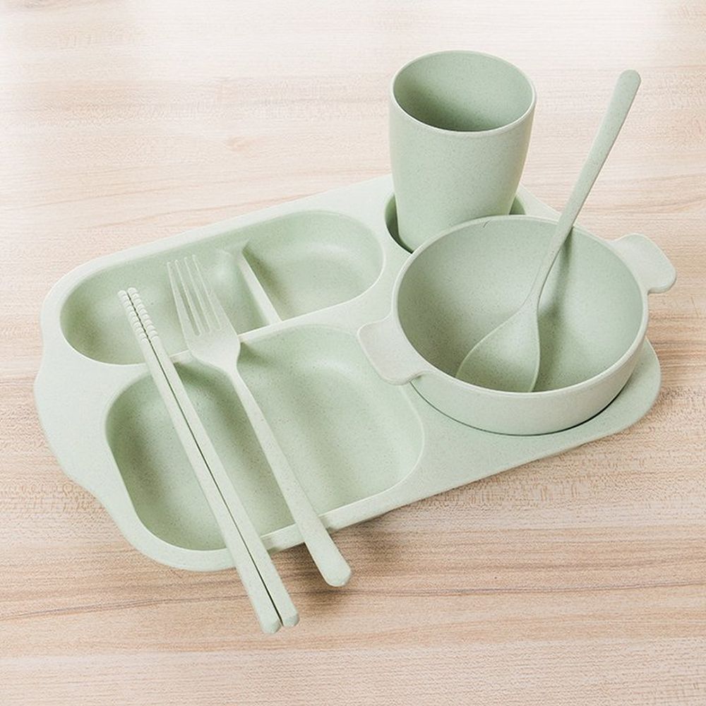 Bộ ăn dặm cho bé được làm từ bột lúa mạch gồm 5 ngăn, cốc, bát, thìa, đũa, dĩa