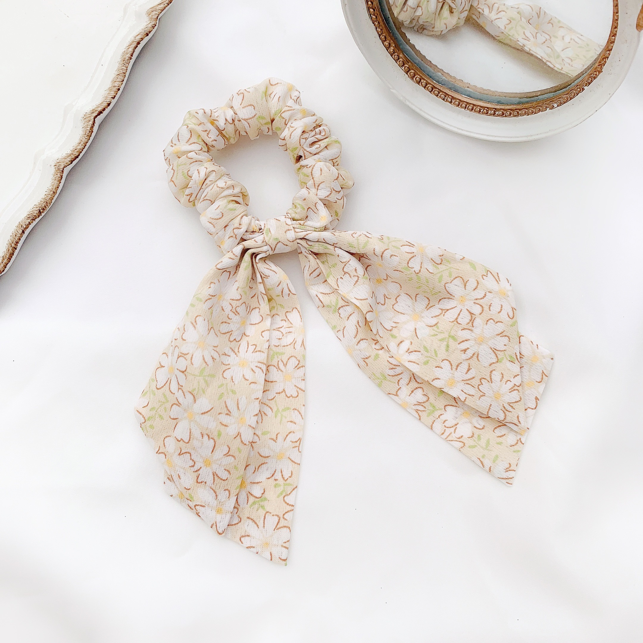 Cột tóc nơ đôi Petal Scrunchie The little Bownie