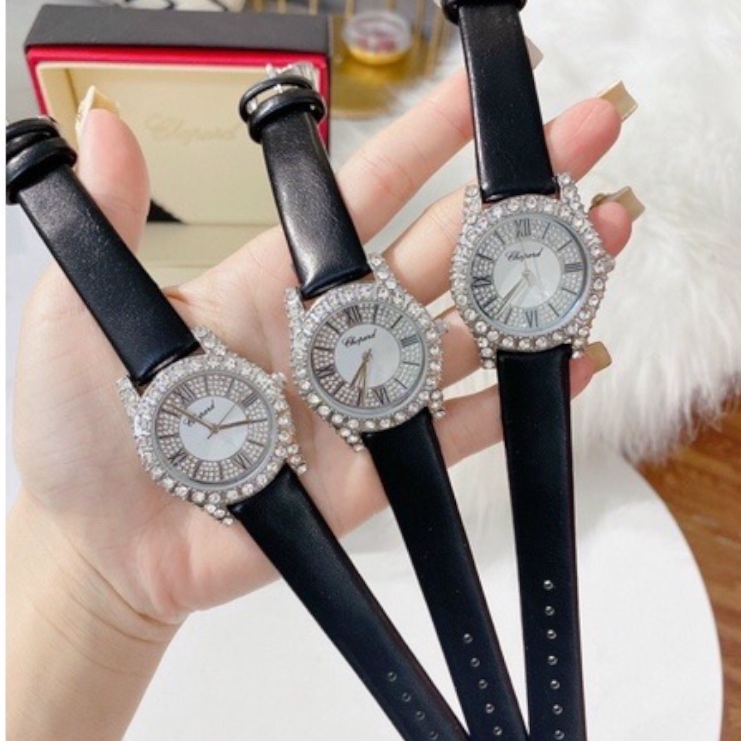 đồng hồ nữ chopard dây da mềm mặt cườm đá sang trọng