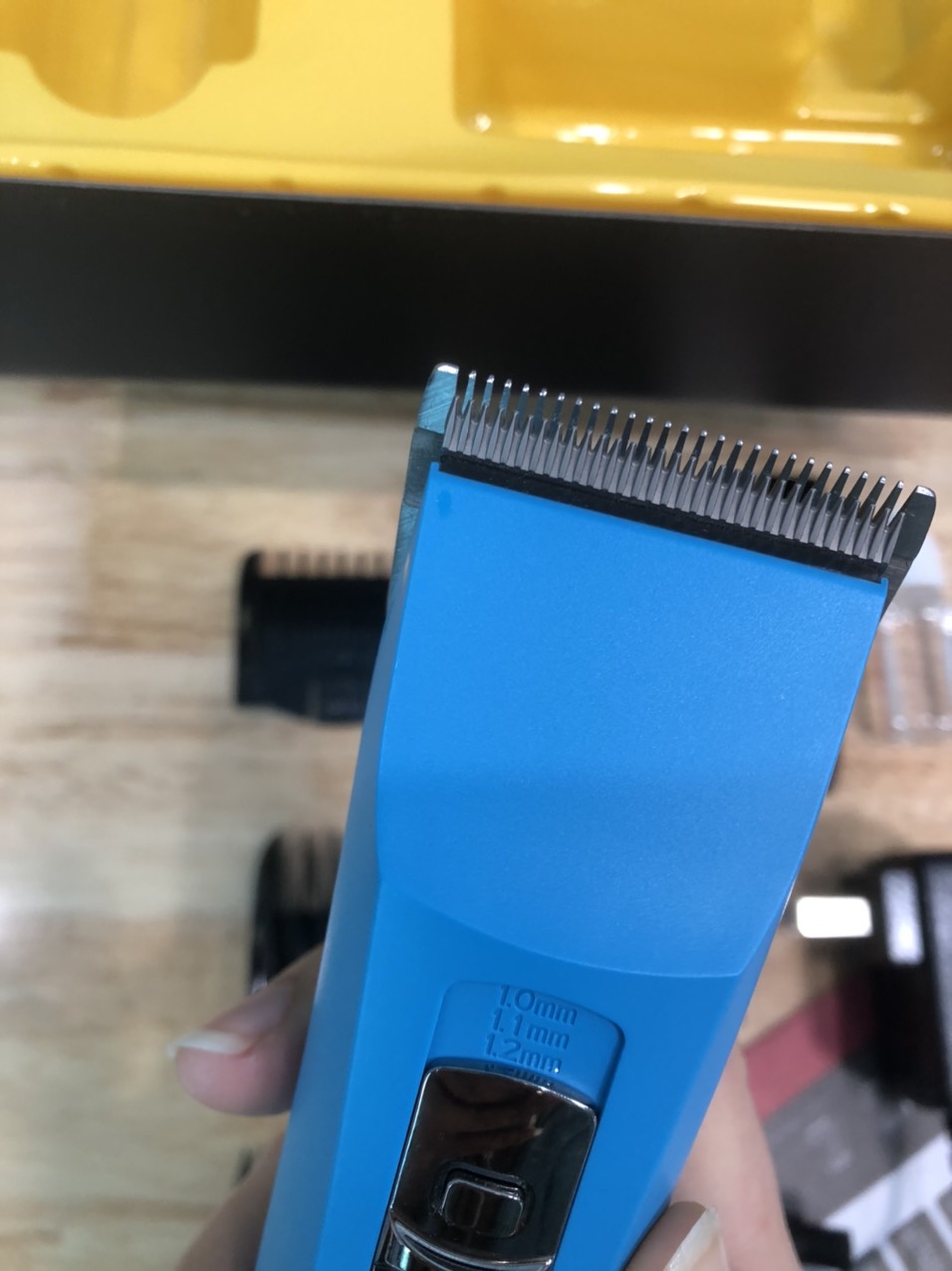 Tông đơ cắt tóc chuyên nghiệp Codos T10