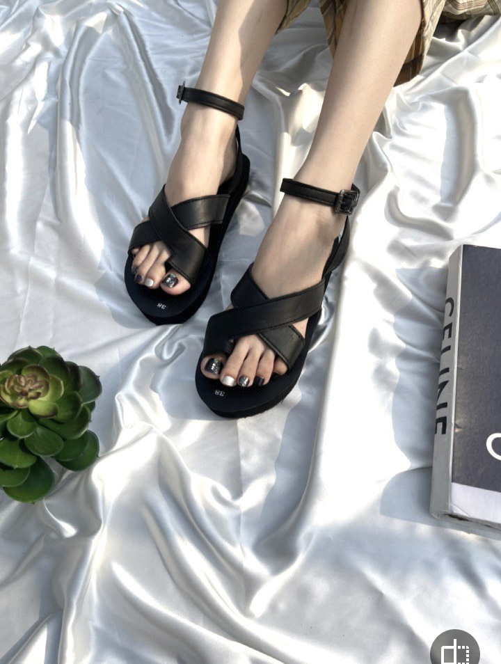 Sandal nữ quai chéo nữ