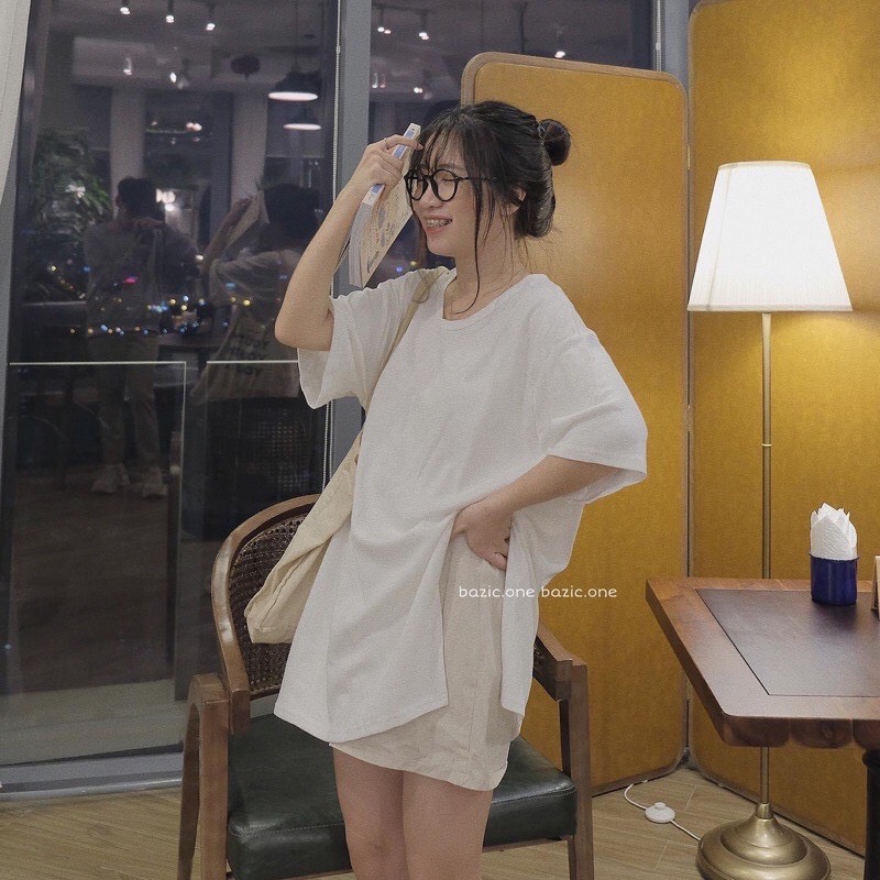 Áo phông xẻ tà