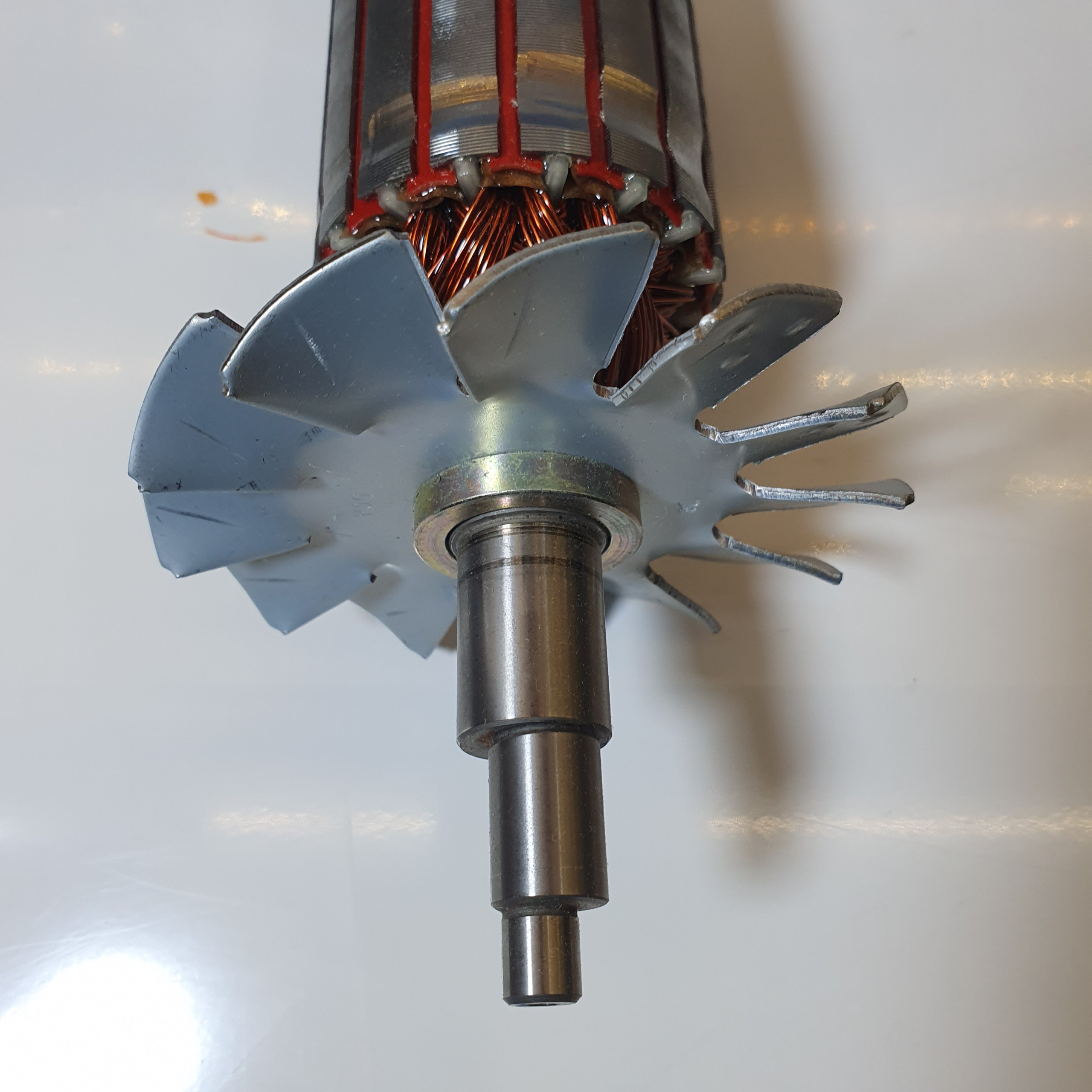 ROTO  Máy cắt sắt thủy lực phi 25 Hàn Quốc