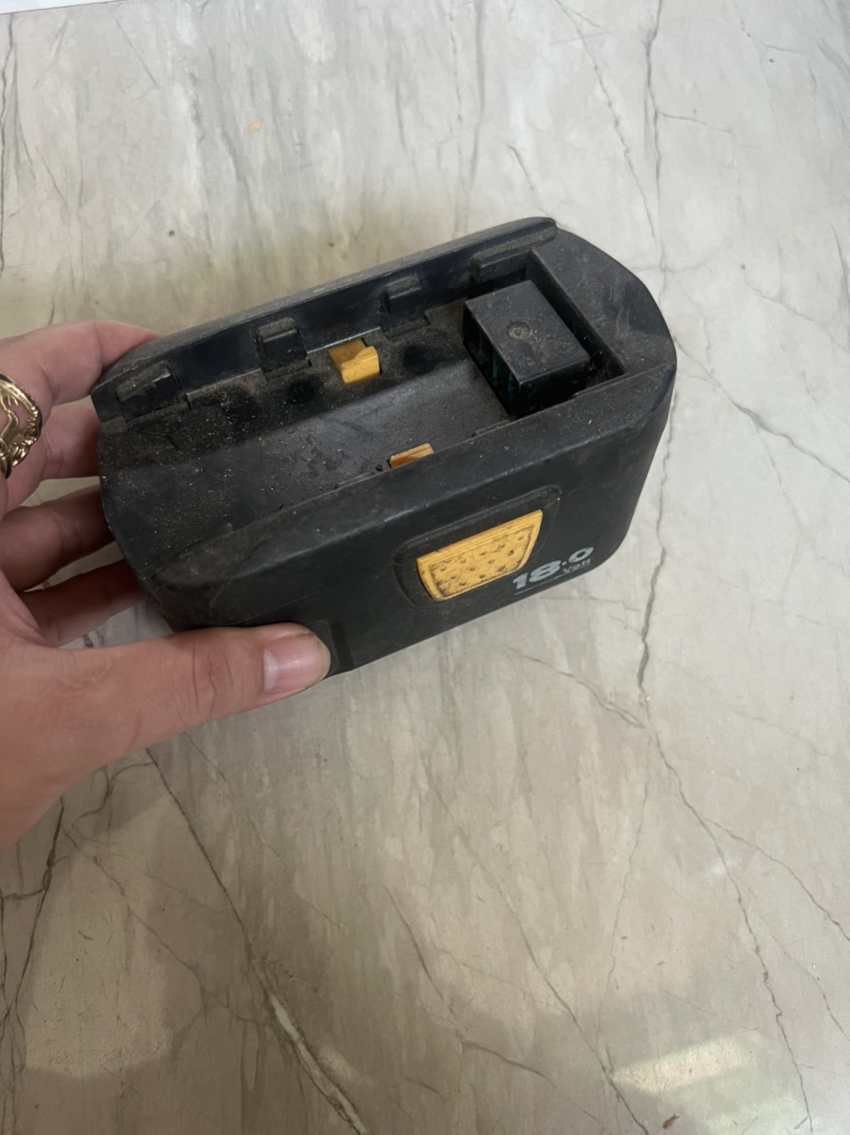 Vỏ pin máy bãi Nhật 3