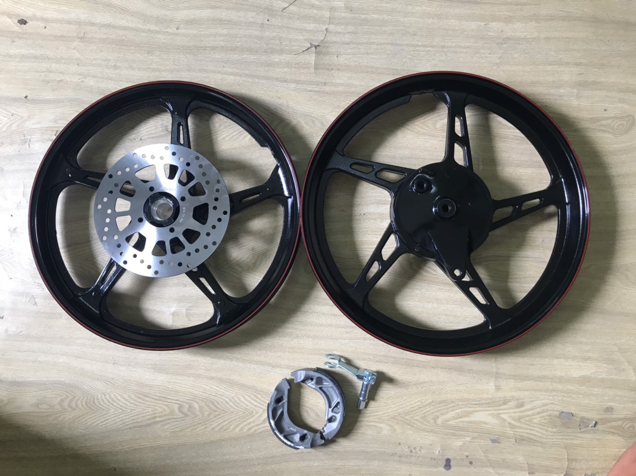 MÂM VÀNH ĐÚC YAMAHA 5 CÂY PHANH ĐĨA(THẮNG ĐĨA) CHO SIRIUS JUPITER VÀ EXCITER 2006 2010 LÊN ZIN KHÔNG CHẾ CHÁO