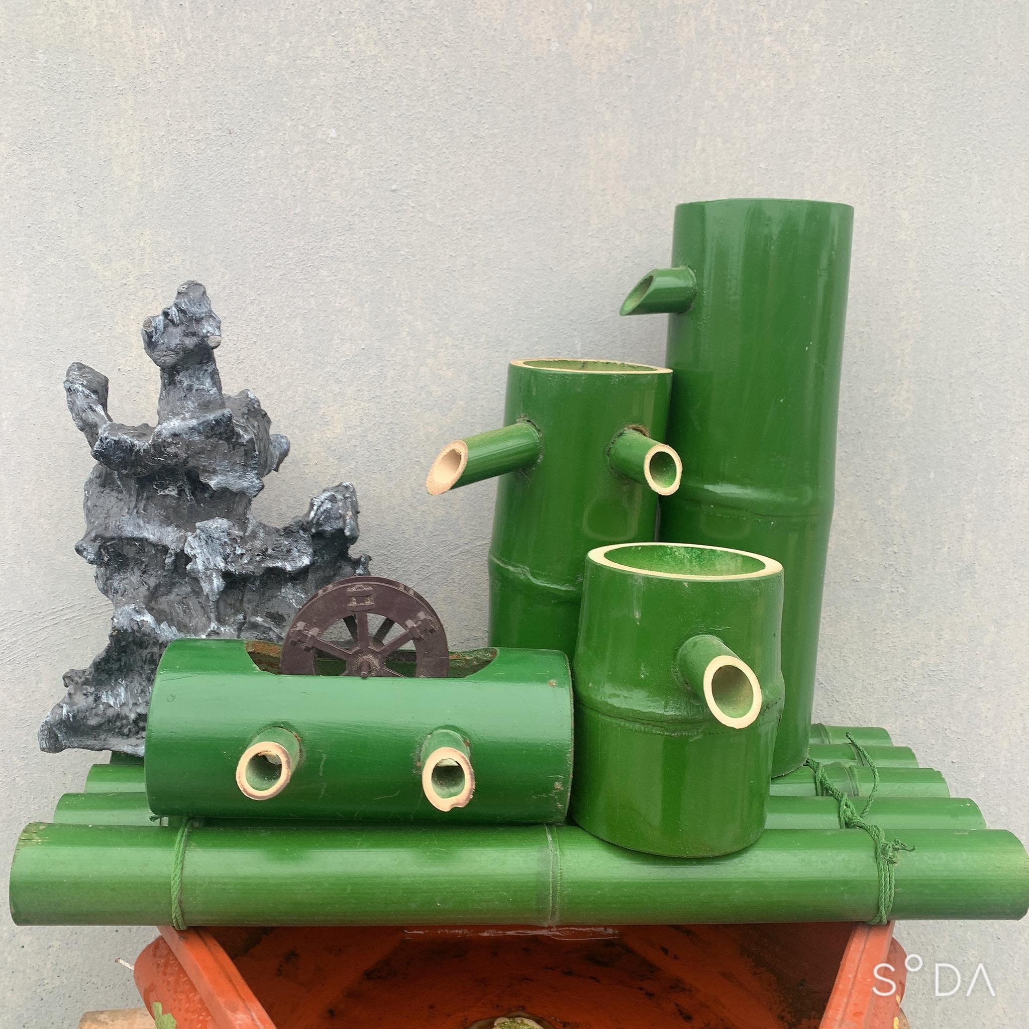 thác nước bằng tre