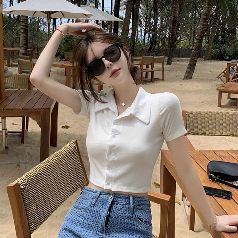 Áo croptop cổ trụ nút trơn