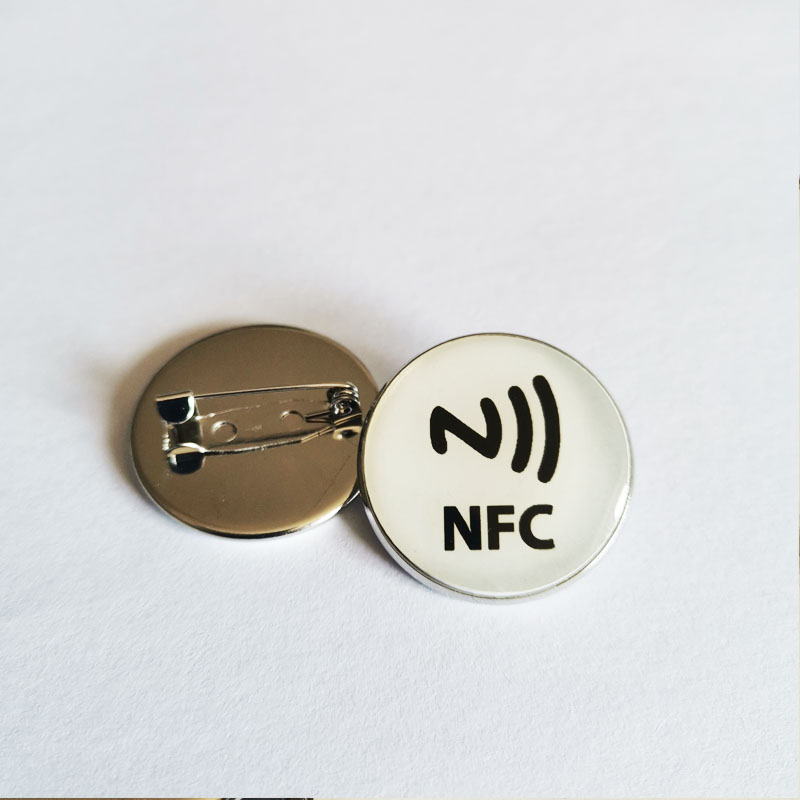 Smart%20Pins%20NFC%20Epoxy%20Scannable%20Lapel%20Pins%20-%20Image%206