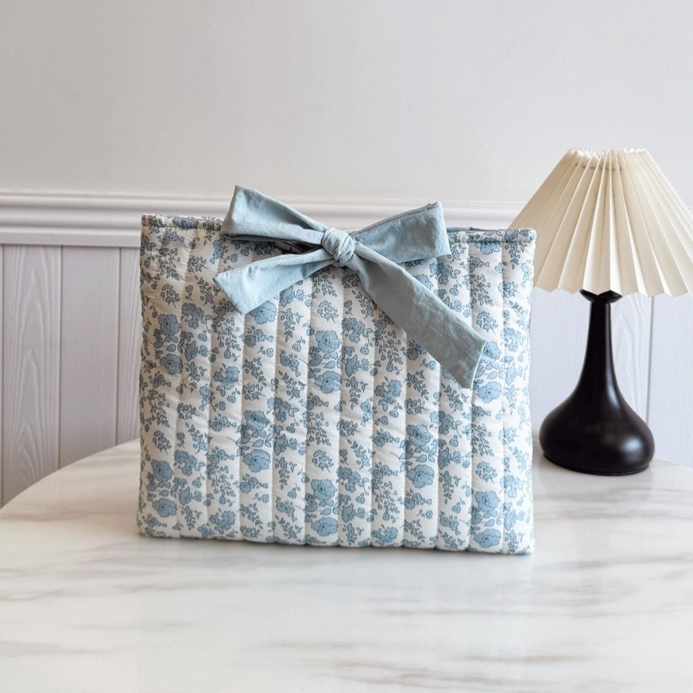 Cute%20Portable%20Floral%20Book%20Storage%20Bag%20Lightweight%20Large%20Capacity%20Cosmetic%20Organizer%20Bow%20Tie%20Quilted%20Design%20Makeup%20Bag%20Makeup%20Organization%20-%20Image%203