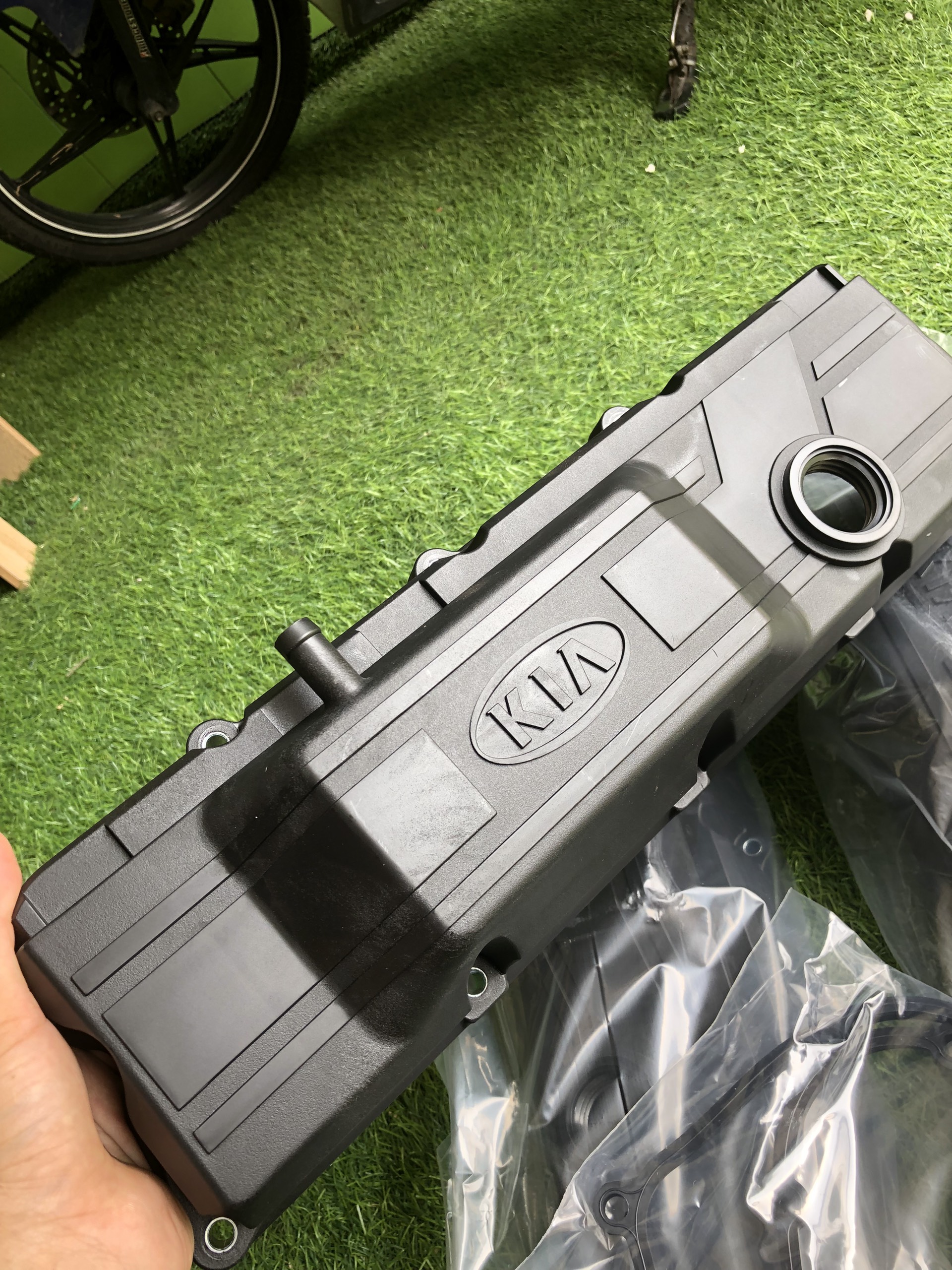 NẮP CÒ KIA K165/ K2700/ K3000 KÈM GIOĂNG