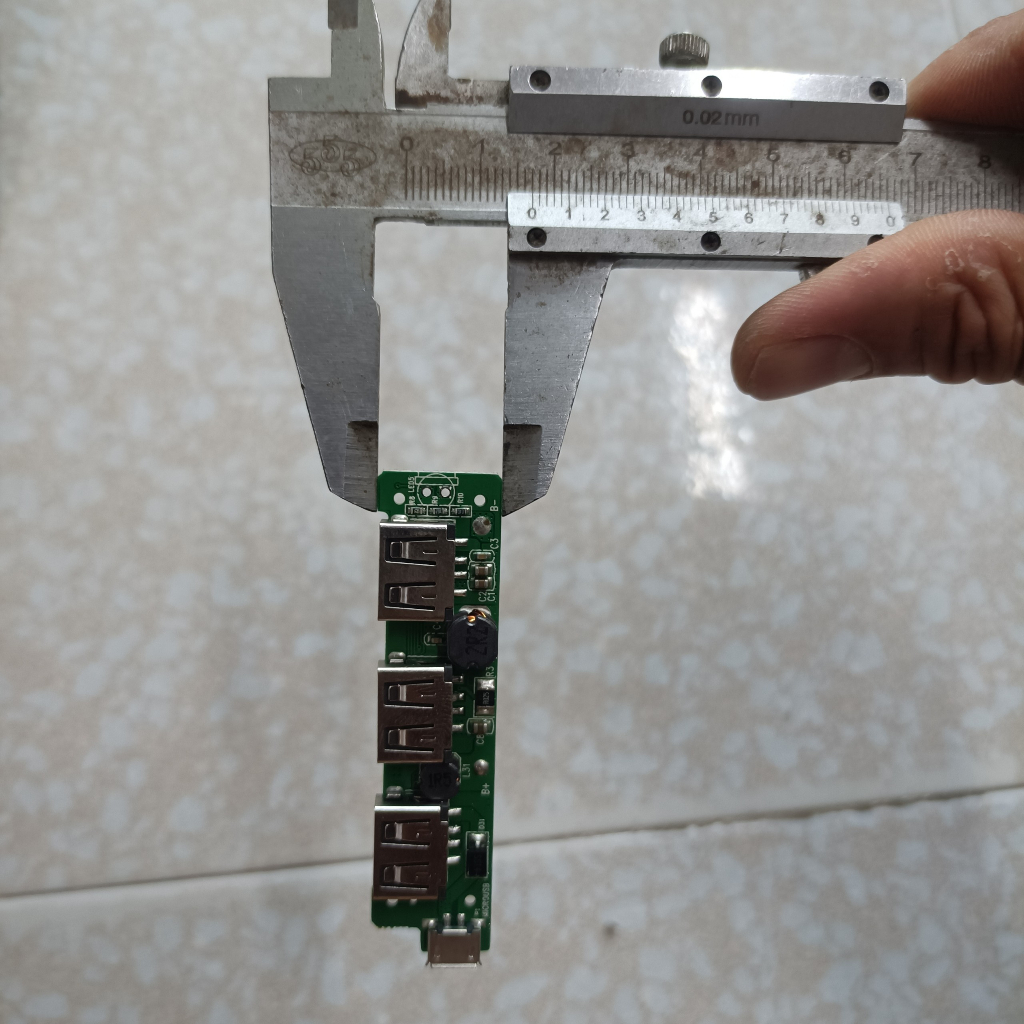 Mạch sạc dự phòng 5V2A - 3 cổng USB