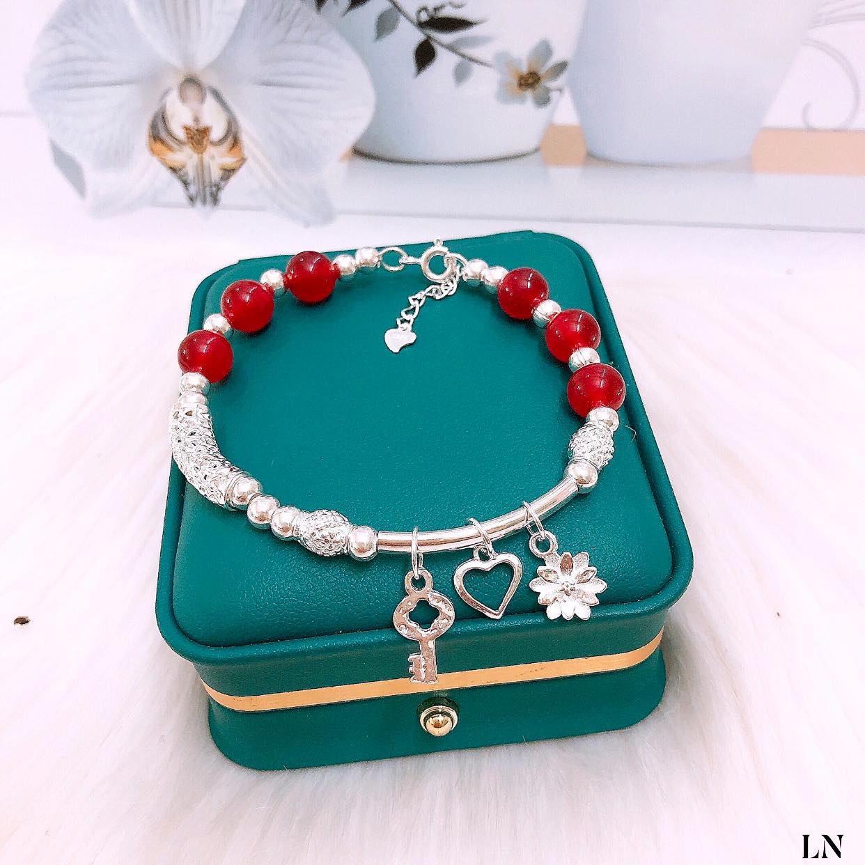 Vòng tay nữ mix đá phong thuỷ chất liệu bạc MS315