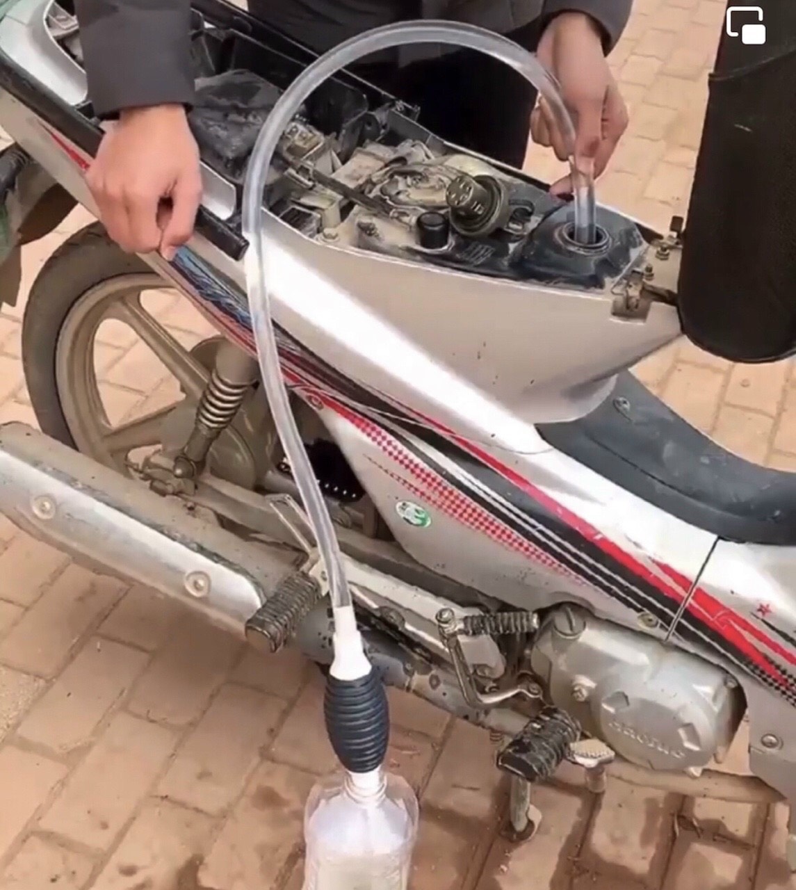 VÒI HÚT RƯỢU, HÚT XĂNG ĐA NĂNG