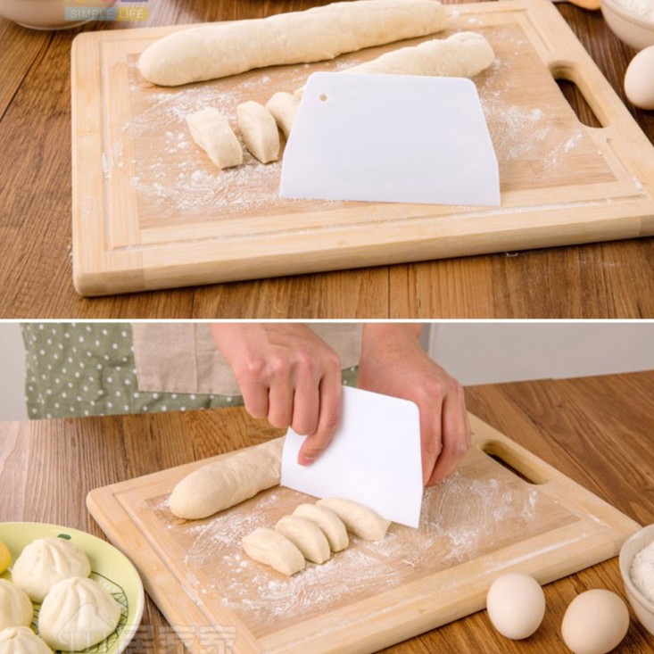 Dao Cắt Bột Bằng Nhựa