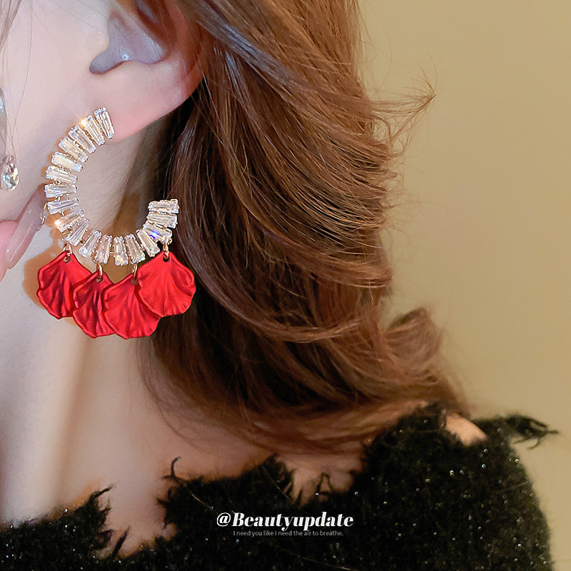 Pretty long lady earrings