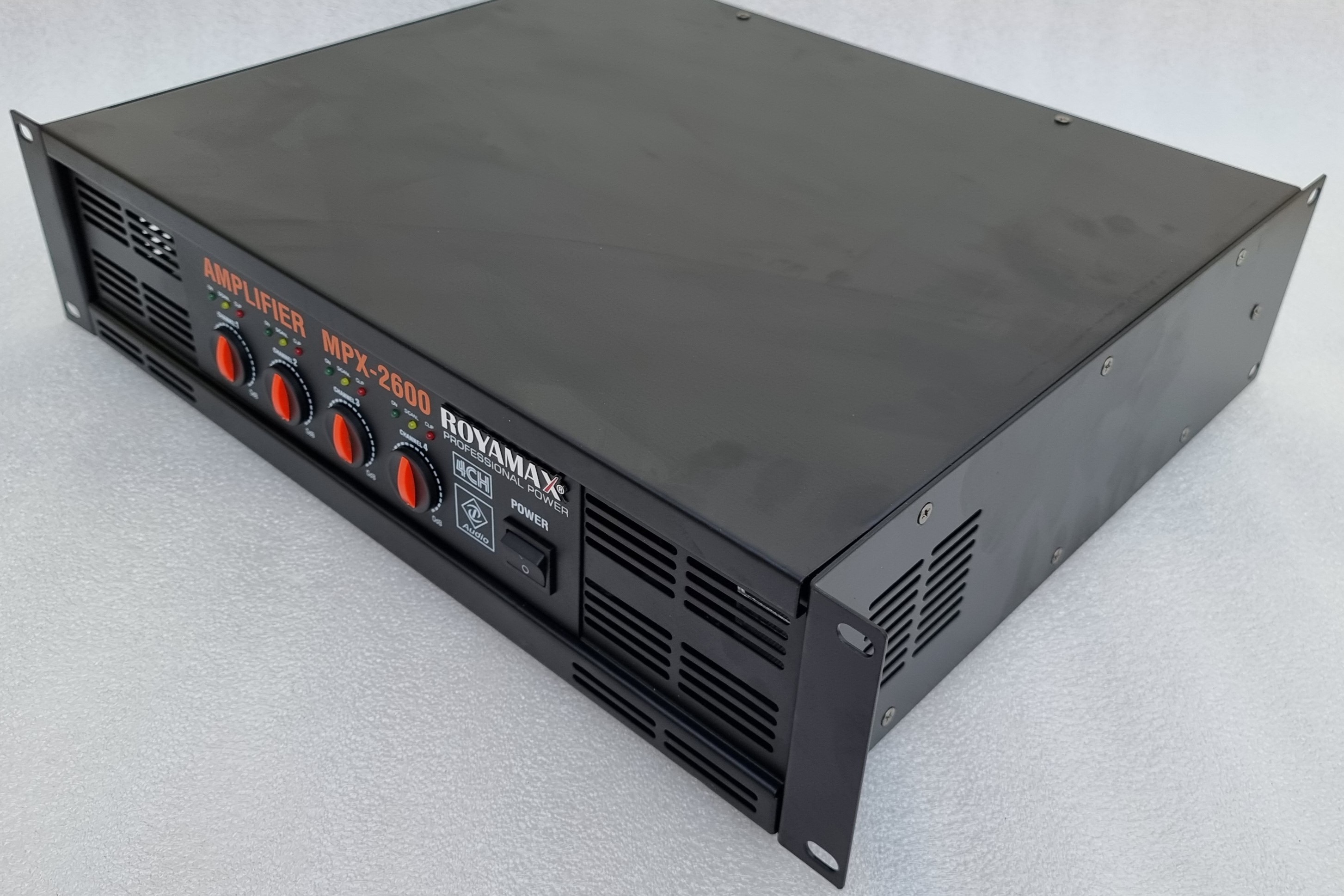 Cục đẩy 4 kênh MPX-2600 ROYAMAX