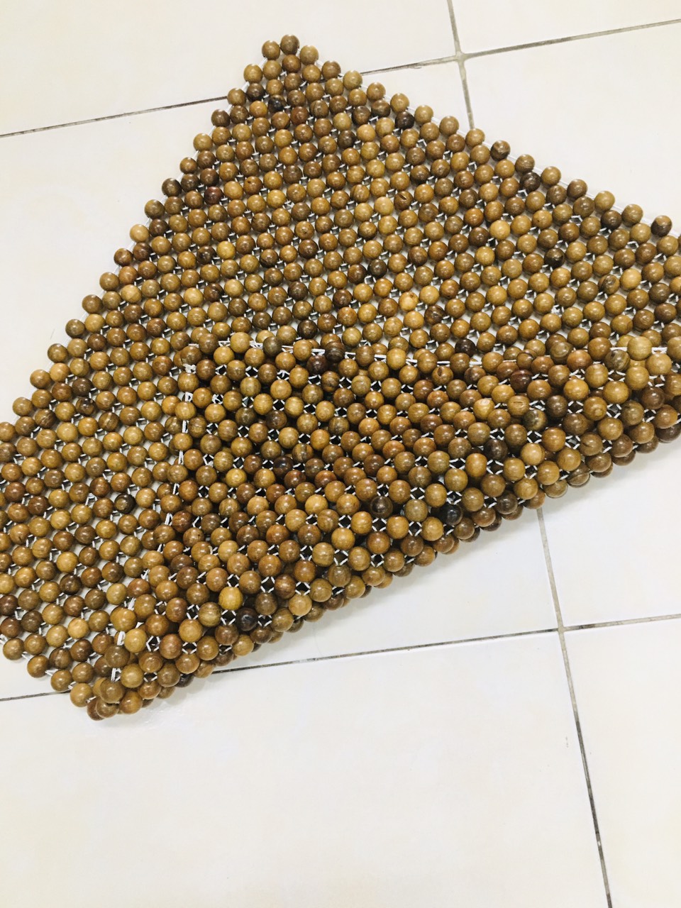 Đệm khoác ghế xe ô tô hạt gỗ bách xanh