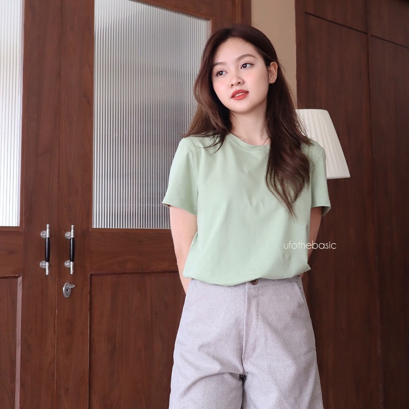 [Nhập LAZLOOK99 GIẢM 100K/500K] Áo phông nữ trơn Regular Tee form vừa chất premium cotton cao cấp co dãn - by ufo.thebasic