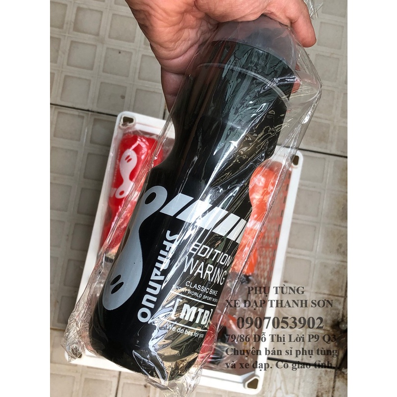BÌNH NƯỚC XE ĐẠP THỂ THAO 750ML ( màu ngẫu nhiên)