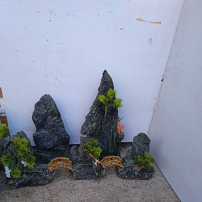 Núi đá hồ cá cảnh