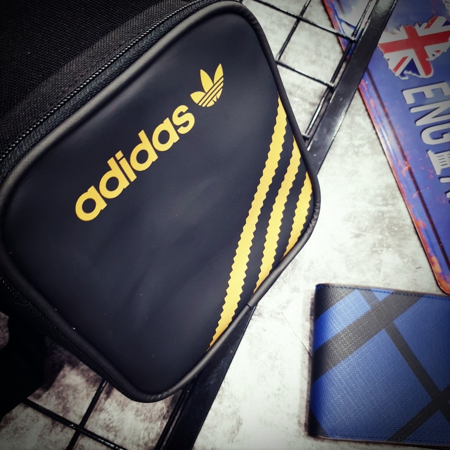 Túi đeo chéo nam Adidas Classic Mini Bag