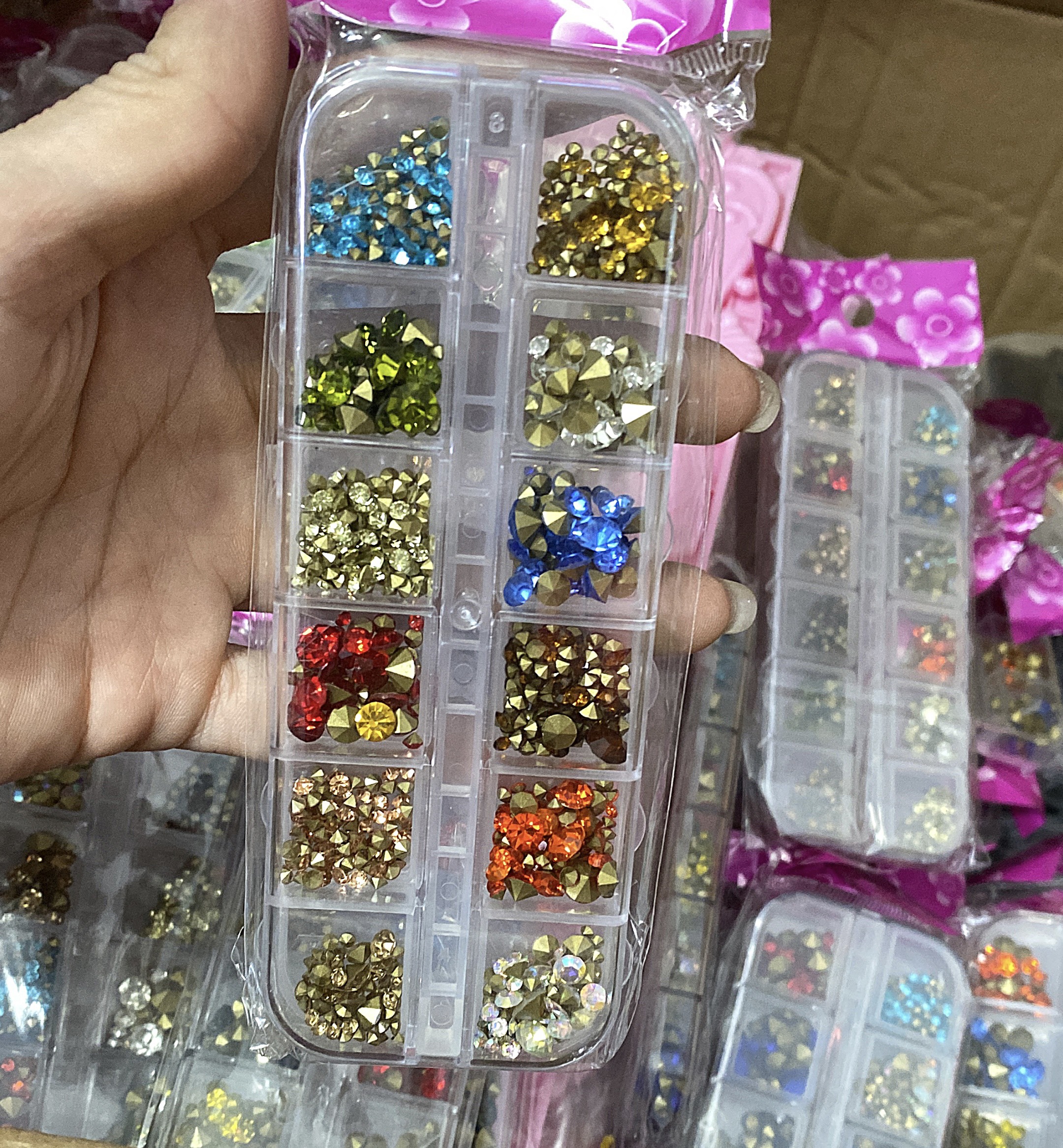 Set đá chân nhọn mix Size 12 màu ,siêu sáng - Mini Nails