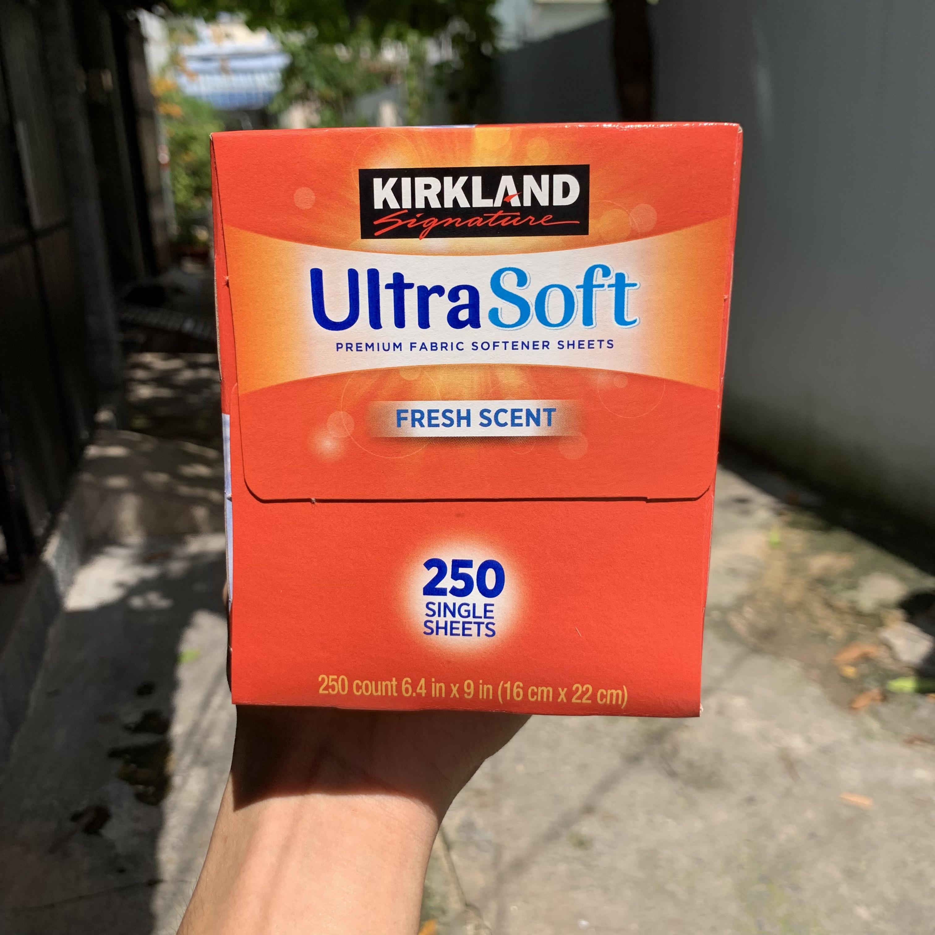 Giấy thơm quần áo Kirkland Ultra Soft hộp 250 tờ chống nhăn vải khi sấy, hạn chế tĩnh điện vào mùa khô