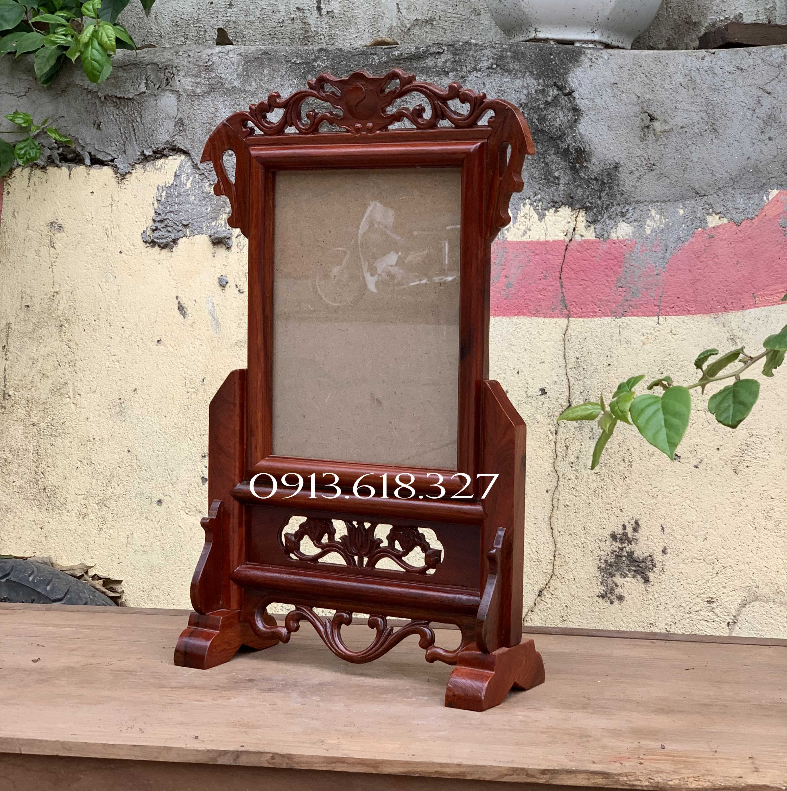 Khung ảnh thờ gia tiên gỗ hương có cỡ ảnh 18x24 ,21x30 25x35 20x25,30x40