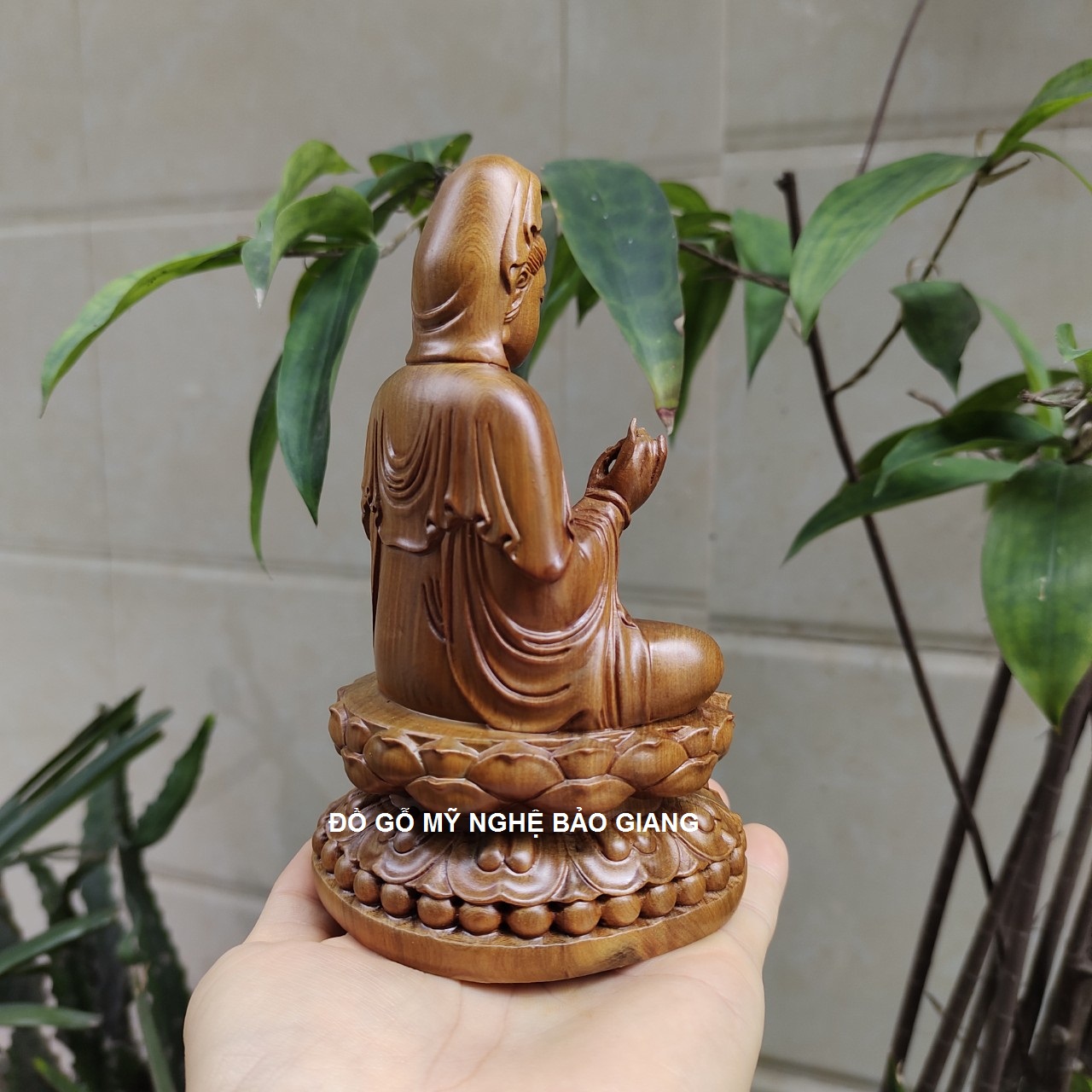 Tượng phật bà quan âm để xe ô tô gỗ bách xanh