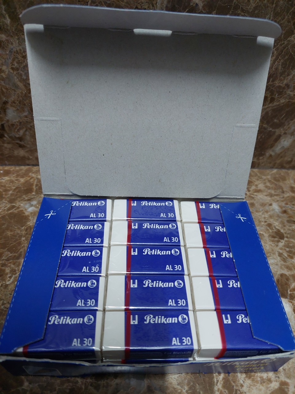Gôm chì Pelikan (Made in Germany), Gôm trắng AL - 30 của Đức.