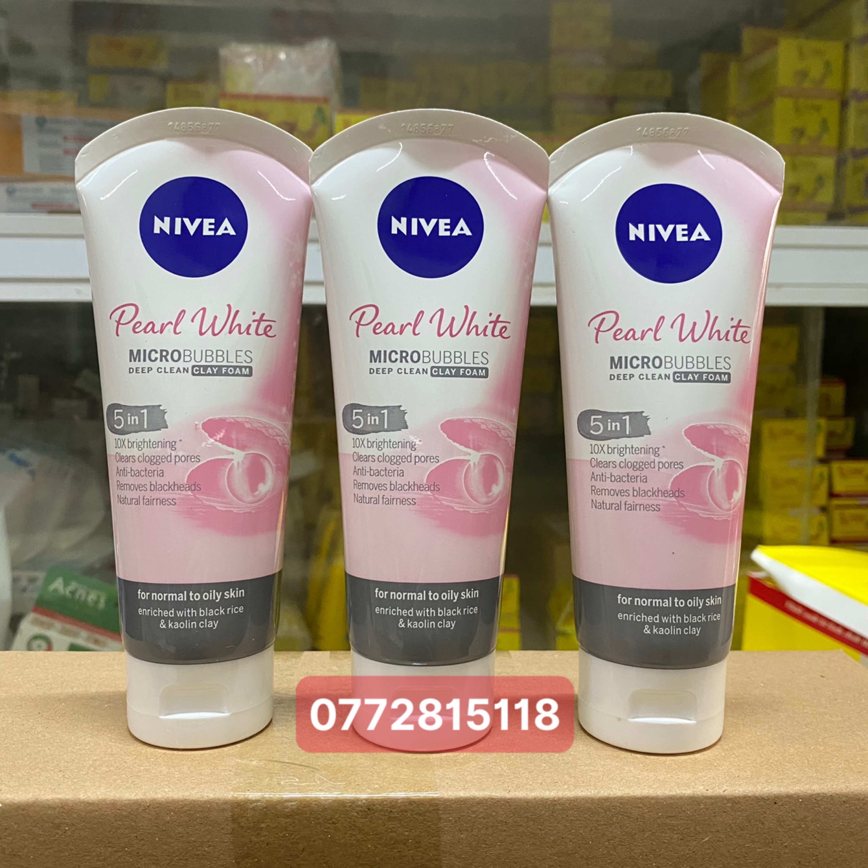 Sữa rửa mặt NIVEA Pearl White Đất Sét giúp trắng da ngọc trai (100g)