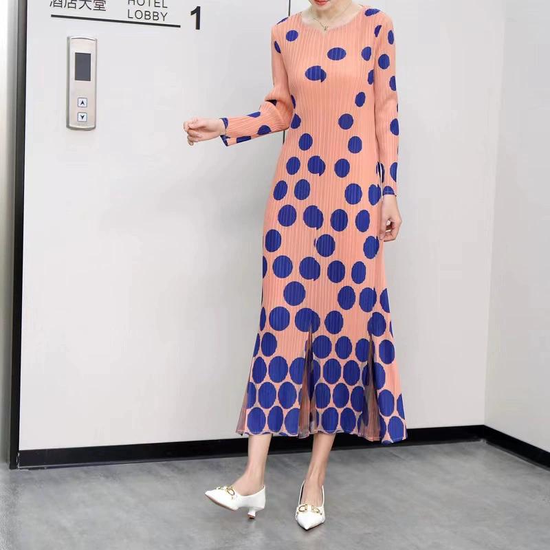 New Retro Oversized Loose and Slim Women's Pleated Polka Dot Dress