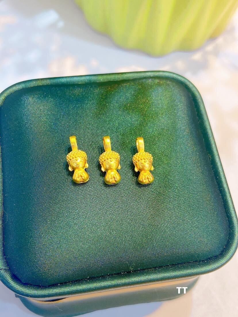 Charm chú tiểu phật đứng vàng 24k- vàng 9999 hoá đơn phiếu bảo hành đầy đủ, mix vòng ltrang sức, làm mặt dây chuyền , mi vòng tay