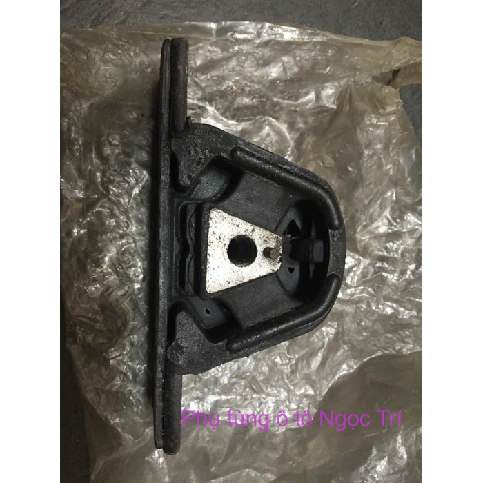 Chân máy sau xe daewoo matiz , xe qq3
