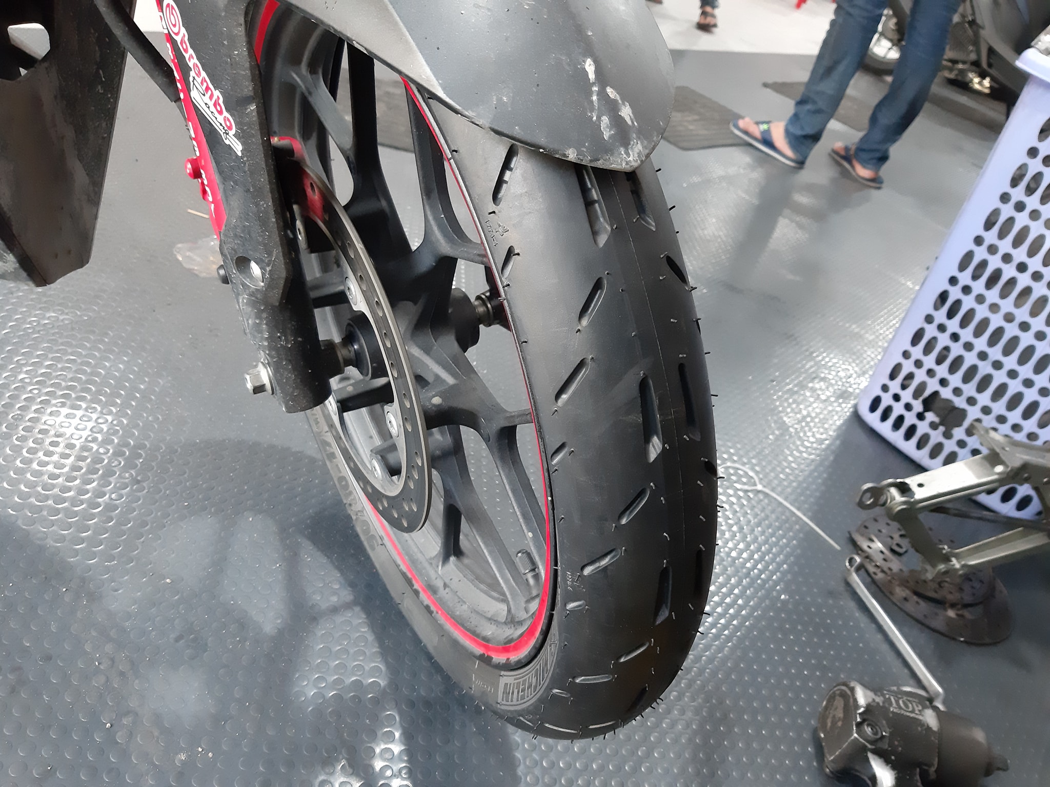 Vỏ Michelin Pilot Moto GP 90/80-17 (220018)