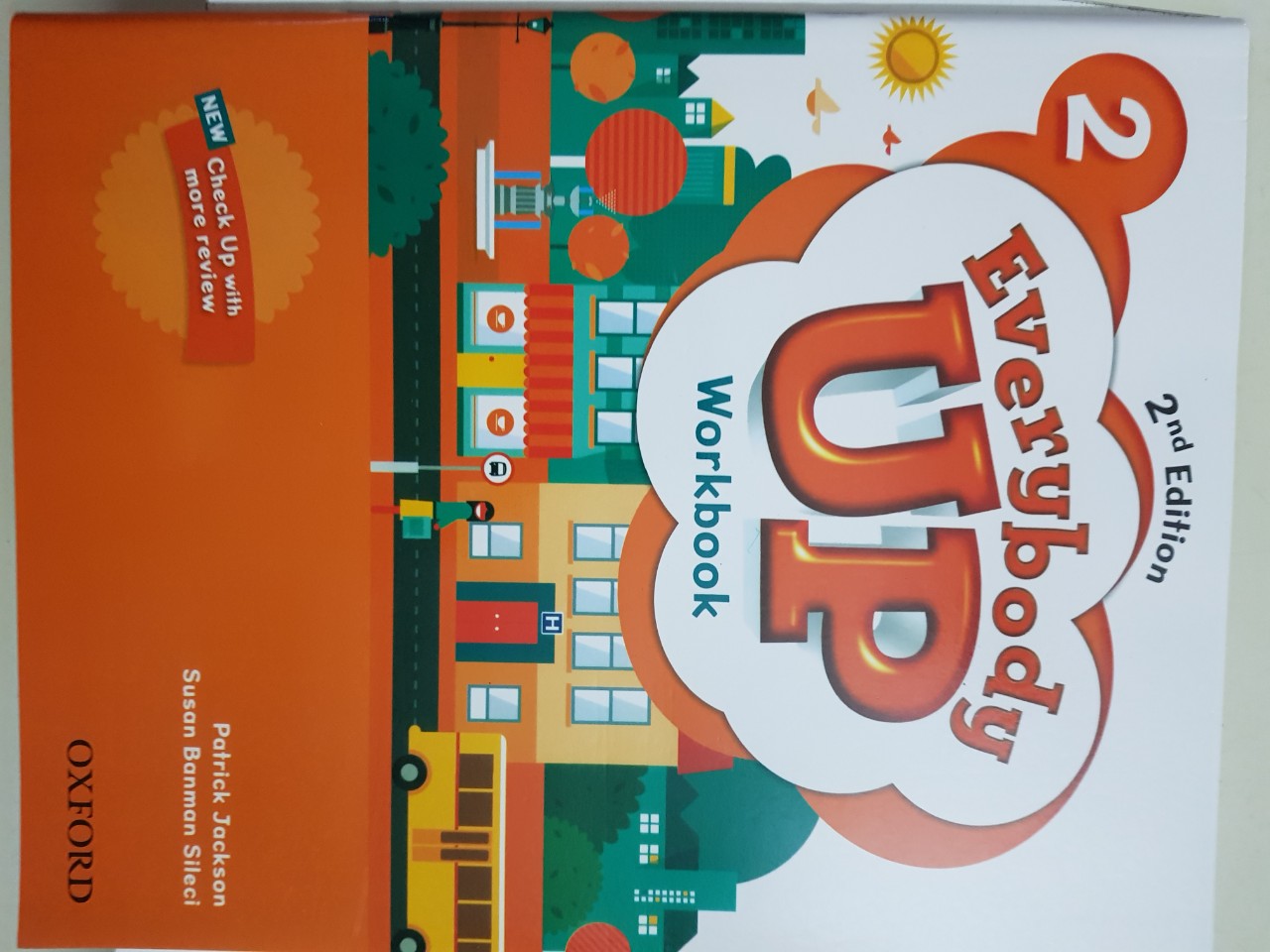 2 quyển Everybody Up lớp 2 ( Student Book + Workbook)