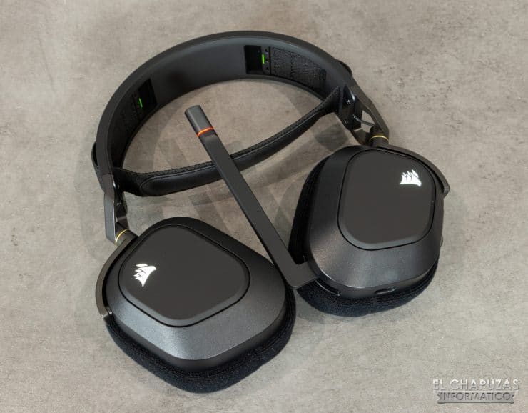 Tai nghe Corsair HS80 RGB Wireless