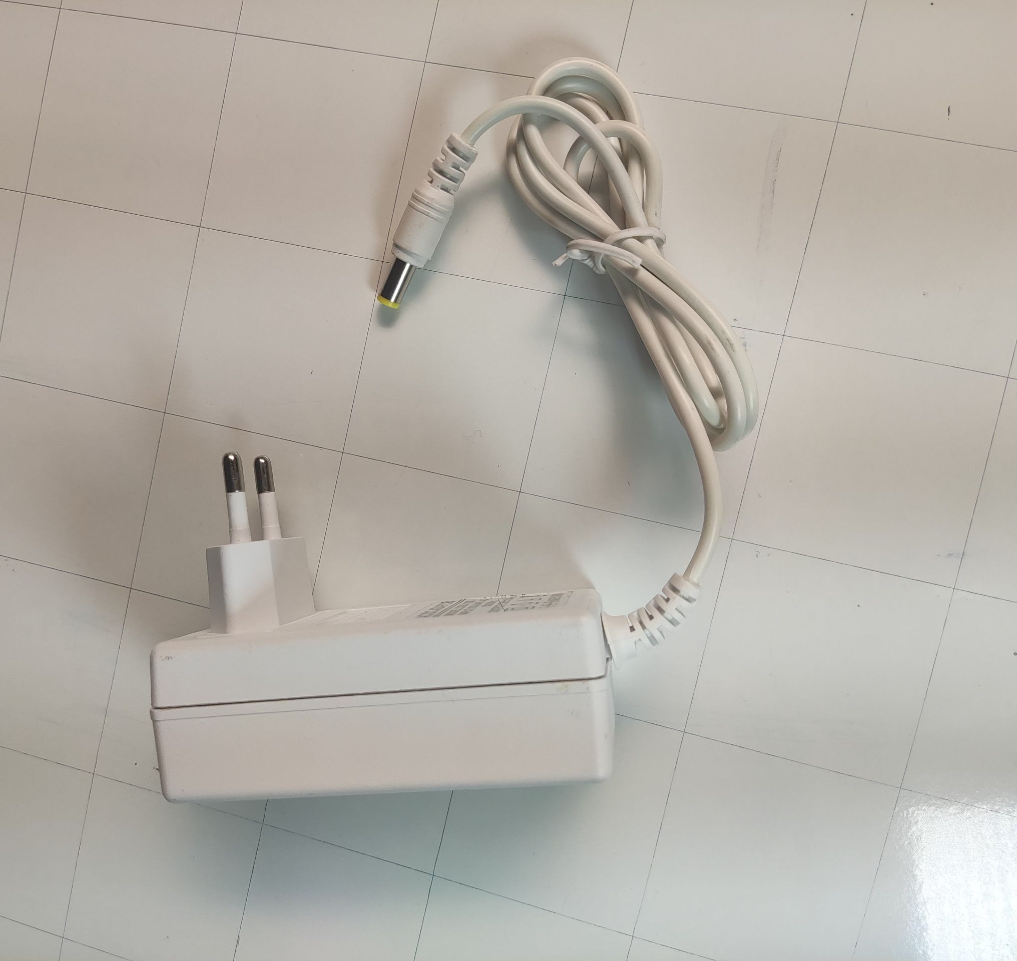Nguồn Adapter 12v-5A