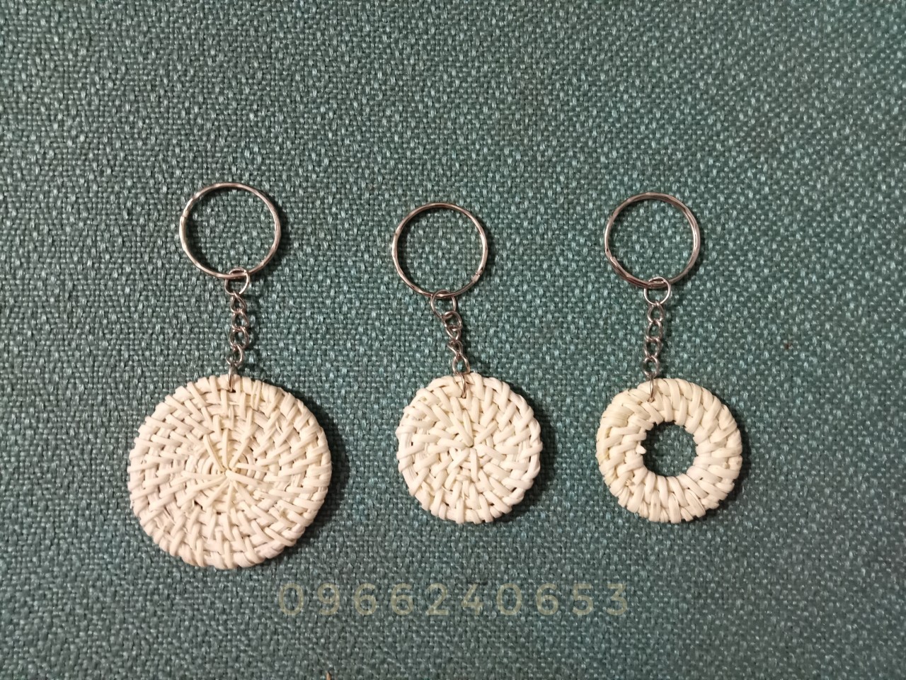 Móc khóa bằng mây tre đan