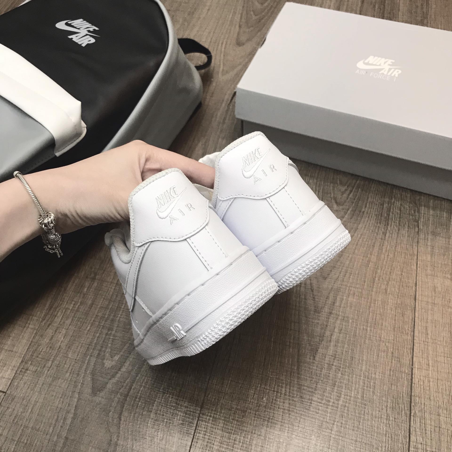 GIÀY NIKE AIR FORCE 1 ’07 TRIPLE WHITE