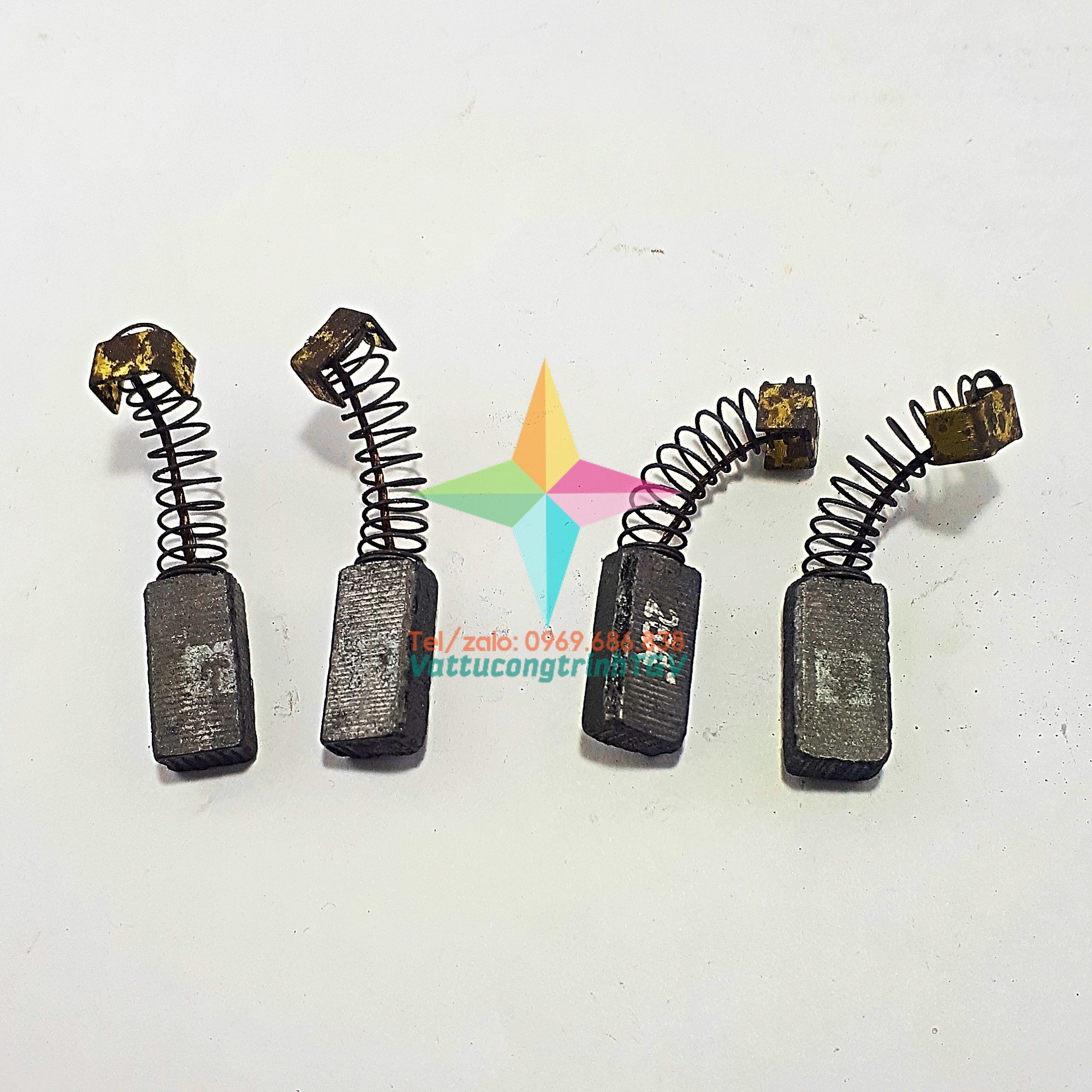 Bộ 4 chổi than dùng cho máy khoan, cắt