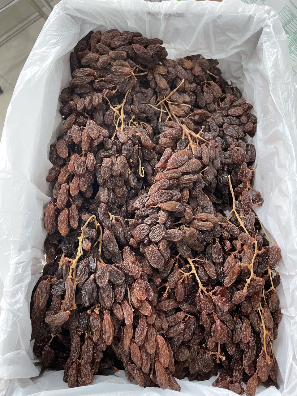 Nho khô nguyên cành Úc 500g