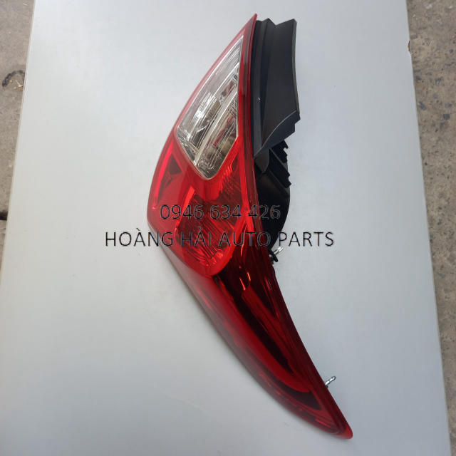 ĐÈN HẬU NISSAN SUNNY BÊN PHỤ 2013-2018