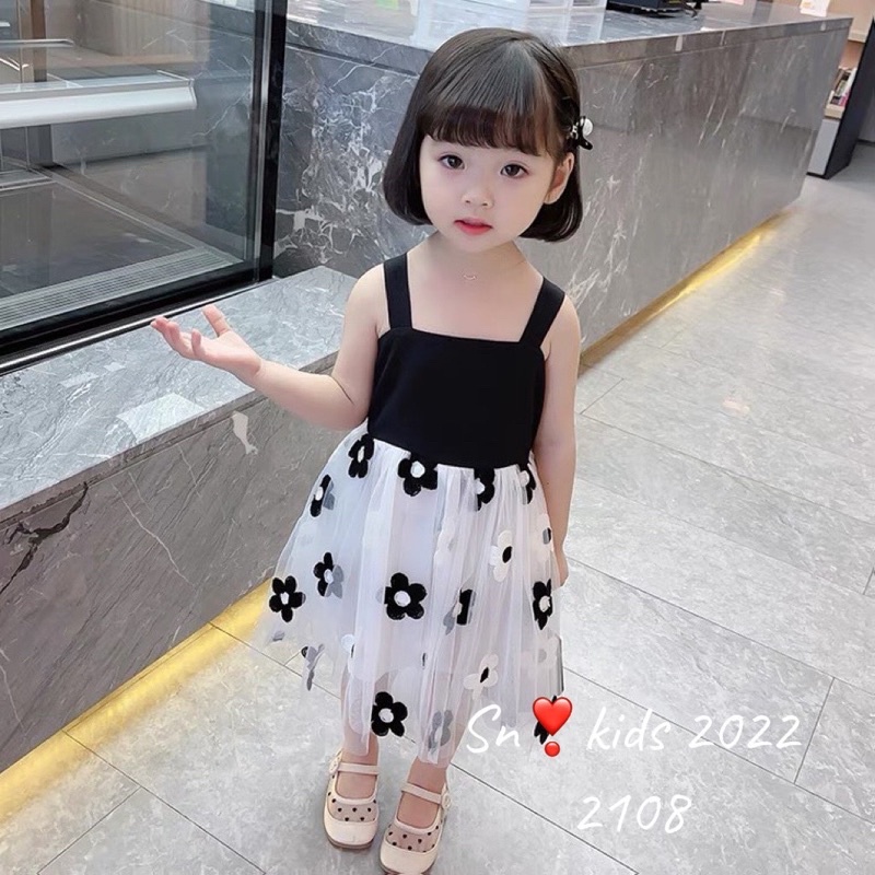 Váy dây hoa ren thiết kế cho bé gái