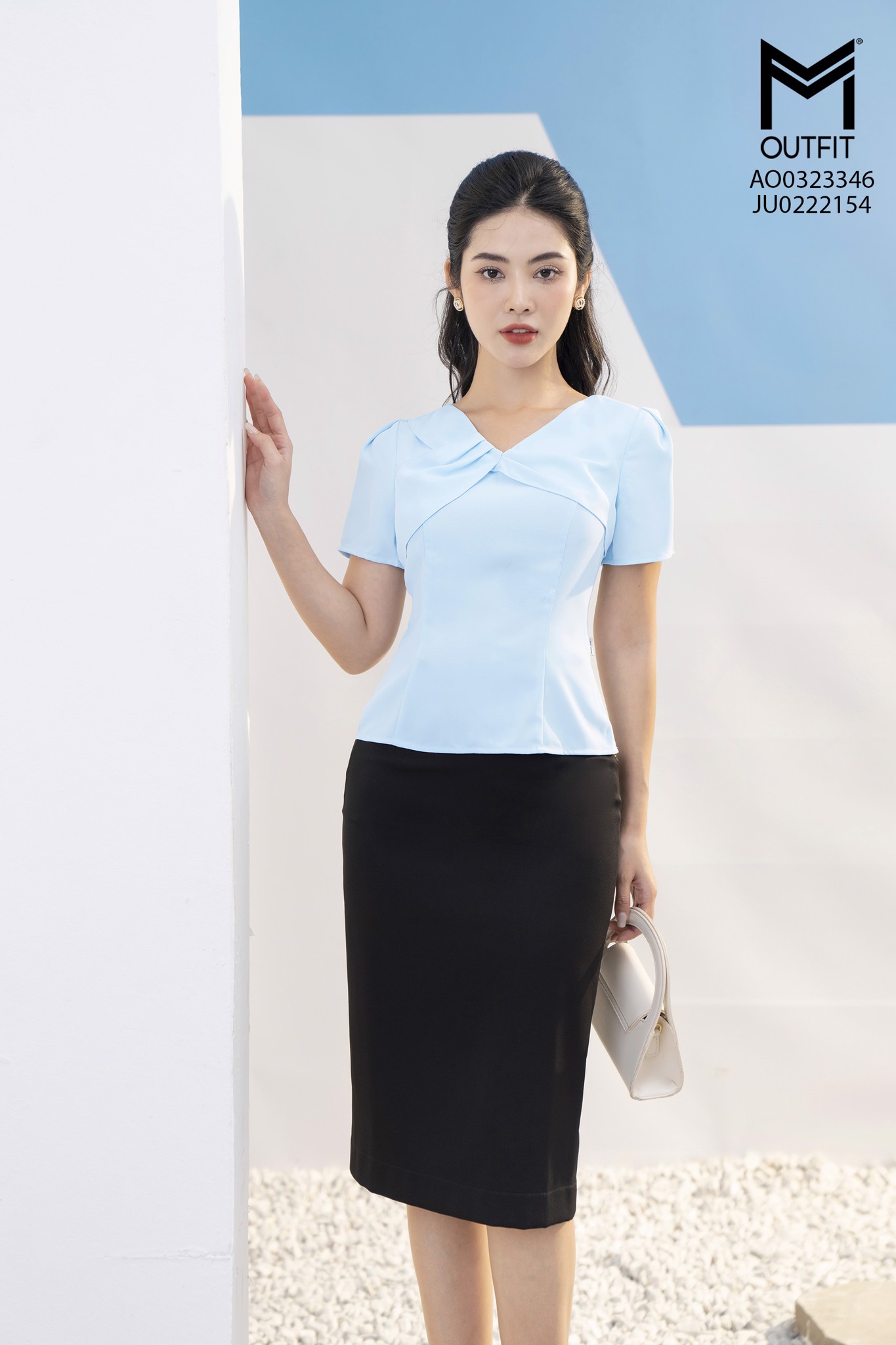 Áo sơ mi cổ V, tà bong xếp ly - Mmoutfit