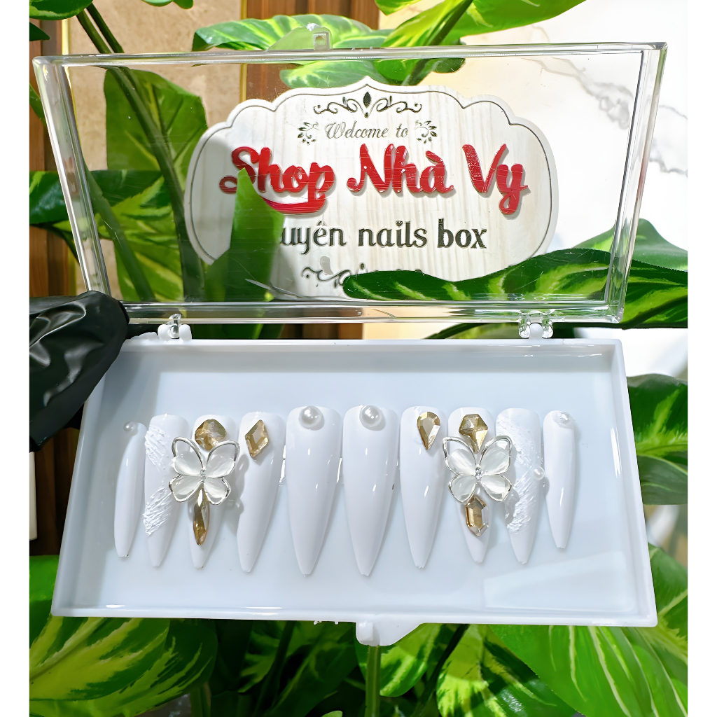Nails thiết kế sang chảnh đính đá mã 357